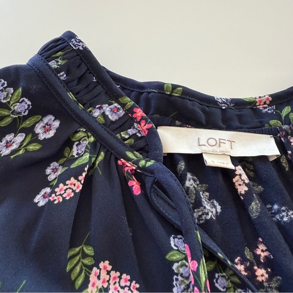 Loft- Navy- Floral- Tank- Ruffle Collar-Sleeveless-Tank-Size S - Picture 6 of 10